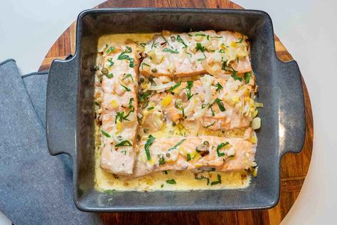 Creamy leek and salmon tray bake Salmon Tray Bake, Vegetarian Chicken, Tray Bake Recipes, Tray Bake, Slow Cooker Soup, Homes And Gardens, Baked Salmon, Seafood Dishes, Main Meals