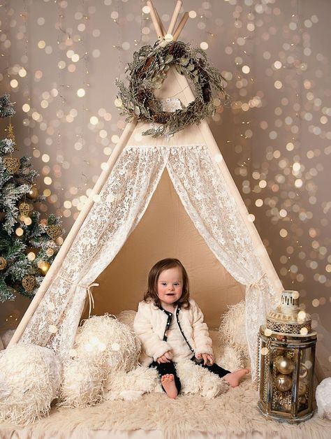 Boho Xmas Photoshoot, Christmas Tent Photoshoot, Christmas Teepee Photoshoot, Teepee Christmas Photo Shoot, Christmas Aesthetic Photoshoot, Christmas Photo Studio, Natal Boho, Winter Wonderland Home Decor, Photo Studio Decor