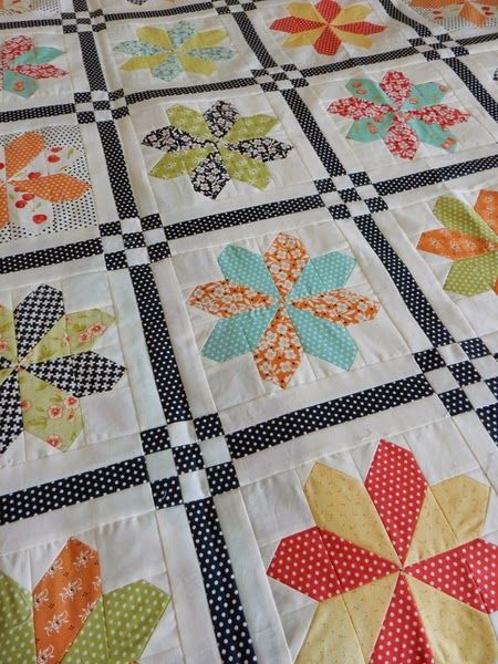 A Quilting Life - County Fair Quilt Sashing, Quilt Settings, Cot Quilts, A Quilting Life, Dresden Quilt, Patchwork Tutorial, Sew Baby, Border Ideas, Quilting Board