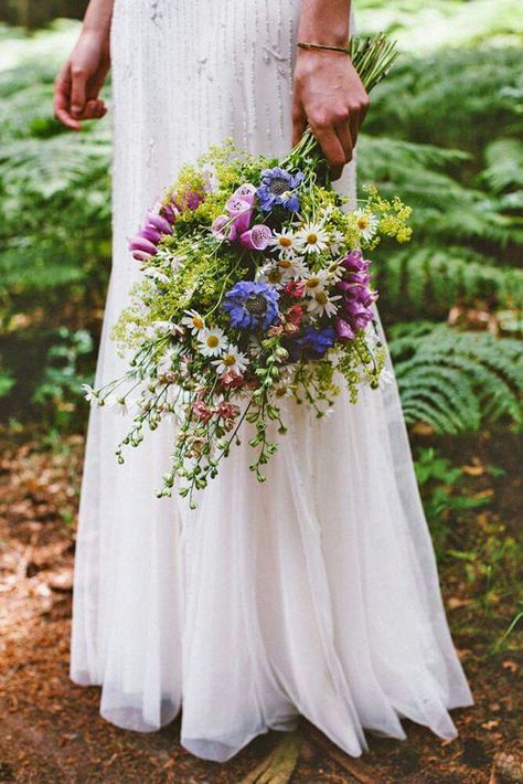 Bohemian Wedding Bouquet, Bouquet Champetre, Wildflower Wedding Bouquet, Spring Wedding Bouquets, Wildflower Bouquet, Wildflower Wedding, Woodland Wedding, Wedding In The Woods, World Of Interiors