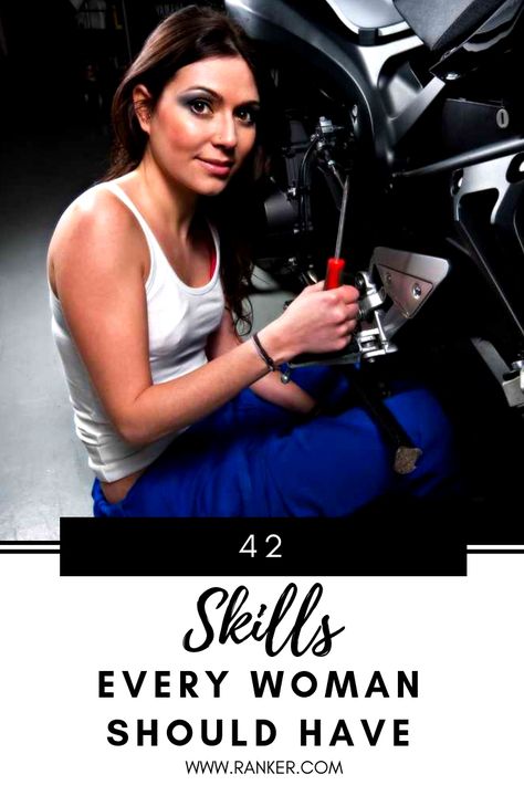 42 things all women should know! Here are some common life skills that women should have! Self defense techniques, how to change a tire, communication skills, and many more helpful tips for women! #Lifetips #Femaleempowerment #Lifeskills #Selfdefense Change A Tire, Draw A Person, Defense Techniques, Self Defense Techniques, Comedy Jokes, Tips For Women, Simple Life Hacks, Survival Prepping, Outdoor Survival