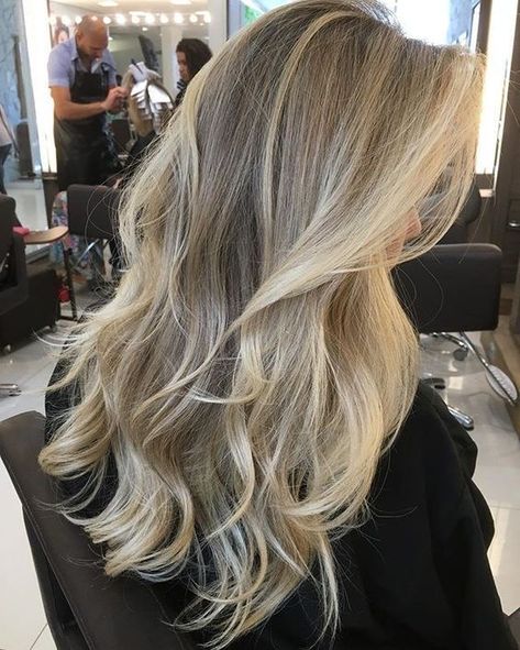 Beach Blonde Hair Color, Dirty Blonde Hair With Highlights, Beach Blonde Hair, Blonde Babies, Ombre Hair Blonde, Brown Hair With Blonde Highlights, Dirty Blonde Hair, Blonde Hair Inspiration, Makijaż Smokey Eye