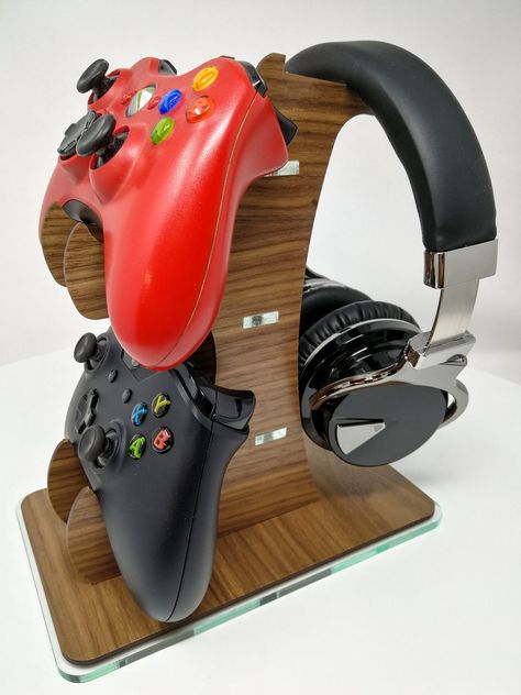 Laser Business, Gaming Stand, Retro Tv Stand, Laser Cut Designs, Laser Cut Wood Crafts, Xbox One Controller, Diy Wooden Projects, Cnc Projects, Support Telephone