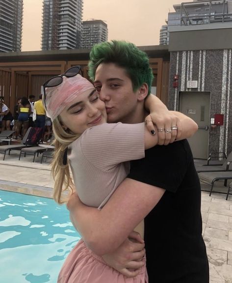 Halloween Costumes Diy Couples, Milo Manheim, Meg Donnelly, Disney Cast, Zombie Disney, Cute Couple Halloween Costumes, Zombie Movies, Zombie 2, Disney Channel Stars