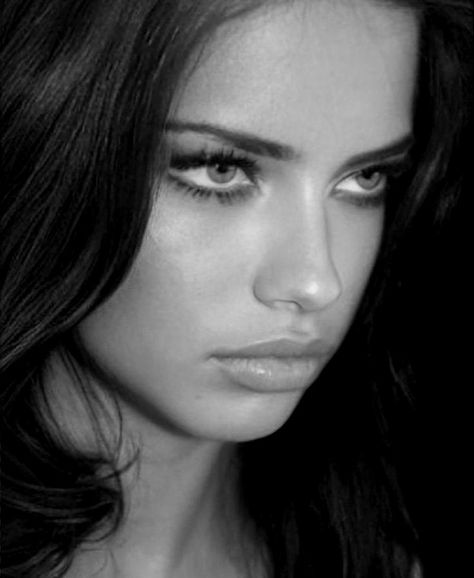 Devils Night Series, Adriana Lima Style, Adriana Lima Young, Adriana Lima Victoria Secret, Devils Night, Vs Models, Dark Feminine Aesthetic, Model Aesthetic, Victoria Secret Angels