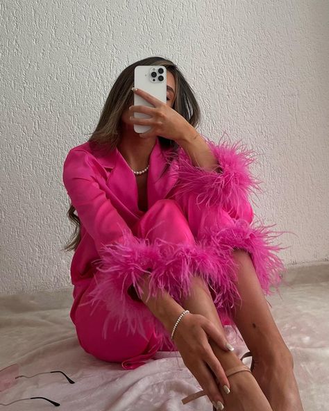 NADINE MERABI on Instagram: “Hot in PINK 💗 @jetagjukaj wears the best-selling DARCIE Hot Pink Pyjamas. Exclusive to nadinemerabi.com” Notch Collar Shirt, Winter Mode, Casual Outerwear, Ostrich Feathers, Business Dresses, Fashion Seasons, Pajama Sets, Notched Collar, Elegant Outfit