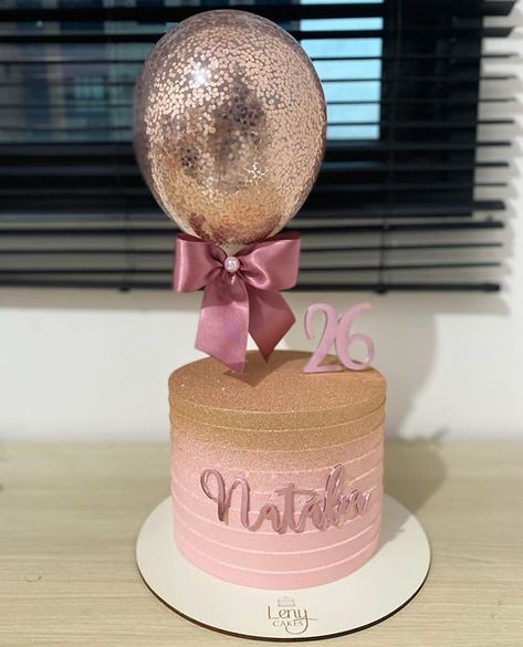 Bolo Rose Gold, Birthday Cake Roses, 19th Birthday Cakes, Birthday Cake Gift, Buttercream Cake Designs, Rose Gold Cake, Quinceanera Cakes, Cake Decorating For Beginners, Girl Birthday Decorations