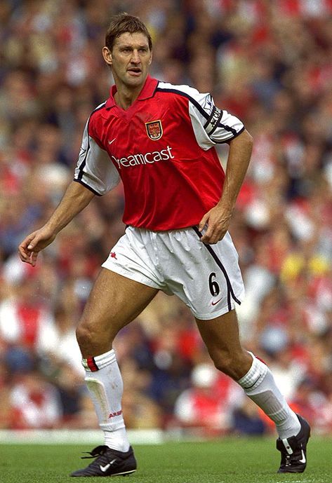 Arsenal captain Tony Adams in 2000. Manchester United Art, Tony Adams, Arsenal Players, Arsenal Fc, Sports Photography, Top 50, Football Players, Manchester United, Arsenal