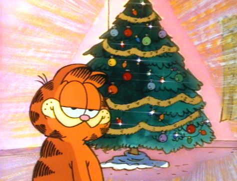 Garfield Christmas Tree Gif, Kids Christmas Movies, Garfield Christmas, Garfield The Cat, Cartoon Christmas Tree, Christmas Tree Wallpaper, Garfield Cat, Merry Christmas Quotes, Cartoon Christmas