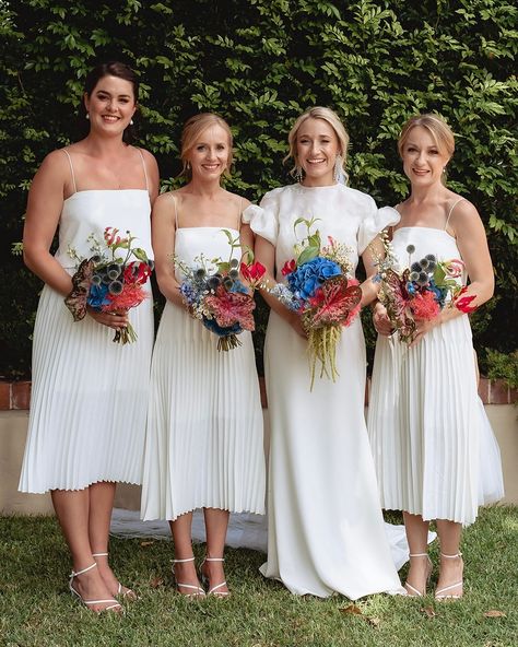 Let’s chat Bridesmaid Bouquets 👇🏼 When it comes to your bridal party flowers I like to consider a few things when it comes to choosing a style: - Firstly what kind of dress or suits are your party wearing and is everyone wearing the same thing or are the outfits mismatched? - What are the main colours? - What’s the overall vibe you’re trying to achieve with your wedding flowers and styling? - What’s your overall budget? - How many people in your bridal party? so on and so forth… These... Bridesmaid Dresses With Bright Flowers, Light Green Bridesmaid, Light Green Bridesmaid Dresses, Bridal Party Flowers, Bridesmaid Bouquets, Green Bridesmaid, Green Bridesmaid Dresses, Bright Flowers, How Many People