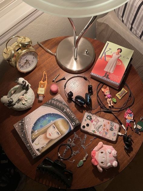 Bed Side Table Aesthetic, Failed Talking Stage, Side Table Aesthetic, Coquette Tiktok, Talking Stage, Table Aesthetic, Bed Side Table, Aesthetic Pink, 가을 패션