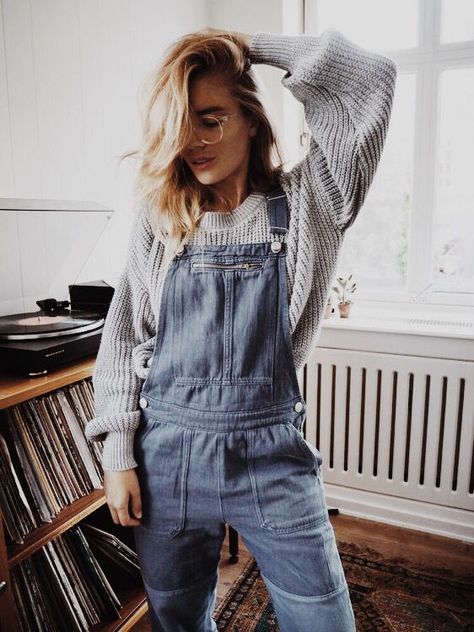 pinterest: @mylittlejourney | tumblr: @toxicangel | twitter: @stef_giordano | ig: @stefgphotography Streetwear Dress, Mode Tips, Grunge Look, Skateboarder, Looks Street Style, Cold Weather Outfits, Mode Inspo, 가을 패션, Denim Overalls