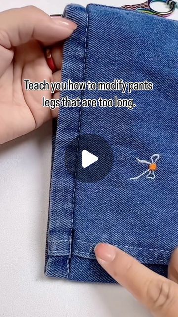 Pant Hacks Jeans, Jeans Too Long, Sewing Repairs, Sew Tips, Mending Clothes, Sewing Pants, Altering Clothes, Long Jeans, Clothing Hacks