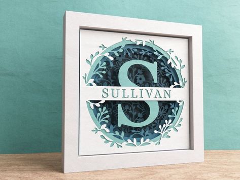 Create beautiful family name signs and shadow boxes with our free SVG designs. Perfect for weddings and home decor! Shadow Box Ideas, Wedding Shadow Box, Diy Shadow Box, Cricut Wedding, Mandala Monograms, Laser Cut Wood Crafts, Split Monogram, Diy Baby Gifts, 3d Shadow Box