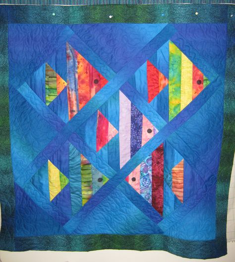 #fish-quilt Dark Green Quilt, Dark Blue And Dark Green, Fish Quilt Pattern, Fish Quilt, Beach Quilt, Quilt Care, Childrens Quilts, Baby Quilt Patterns, Animal Quilts