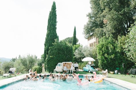 Tuscany Wedding Pool Party, Italian Wedding Pool Party, Italian Themed Pool Party, Ruby Holley Wedding, Wedding Welcome Cocktail Party, Italy Pool Party, Wedding Ideas Italy, Italian Pool Party, Italian Wedding Party