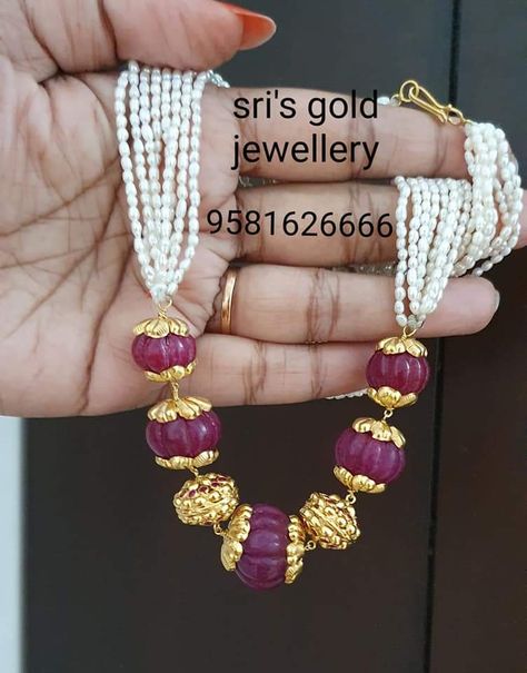 Pumpkin Beads Jewellery, Ruby Jewelry Necklaces, Pumpkin Beads, Simple Beaded Necklaces, Gold Temple Jewellery, Stone Bead Jewelry, Pearl Jewelry Design, Gold Jewelry Simple Necklace, Beautiful Gold Necklaces