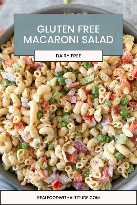 Macaroni salad in a bowl with lots of colorful veggies Gluten Free Macaroni Salad, Healthy Gluten Free Dinner Recipes, Cold Side Dishes, Gluten Free Salads, Summer Side Dish, Healthy Version, Salad Dishes, Beach Meals, Summer Side Dishes