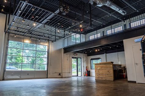 Warehouse Event Space Could Be Turned Into Restaurant | What Now Atlanta Warehouse Space Design, Garage Event Space, Industrial Event Space Design, Warehouse Event Space, Small Event Space Design, Small Event Space, Warehouse Party, Event Space Design, Architecture Events