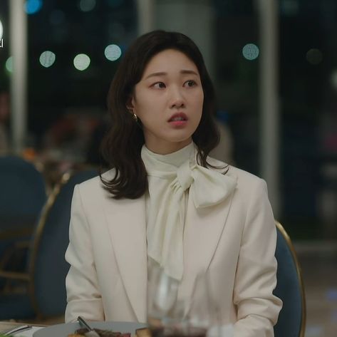 Ha Yoon Kyung Extraordinary Attorney Woo, Choi Su Yeon Extraordinary Attorney Woo, Extraordinary Attorney Woo Outfit, Ha Yoon Kyung, Korean Airport Fashion, Extraordinary Attorney Woo, Attorney Woo, Lawyer Fashion, Famous Actors