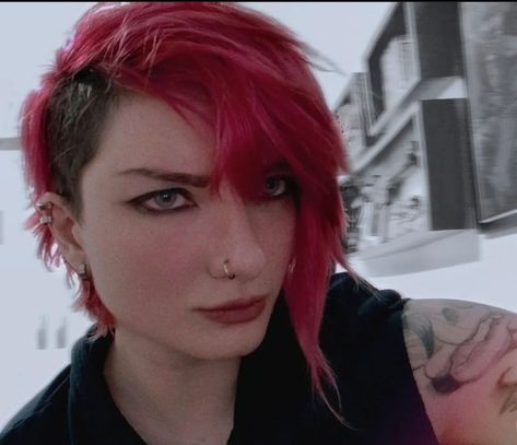 Vi Haircut, Eboy Hair, Vi Cosplay, Vi Arcane, Red Hair Inspo, Cosplay Hair, Punk Hair, Makeup Clothes, New Haircuts