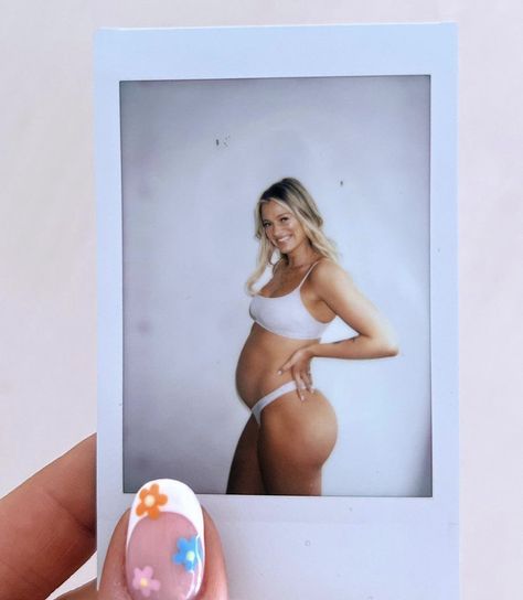 Small Pregnant Belly, Pretty Pregnant, Beach Blonde, Future Mom, Pregnant Belly, Cute Family, Family Goals, Future Life, Baby Bumps