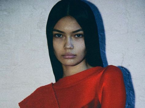 This Rising Indigenous Model Had a Breakout Fashion Month Mexican Indigenous Women, Native Model, Feeling Seen, Native Woman, Indigenous Fashion, Mexican Models, Native Women, Native American Woman, Summer Board