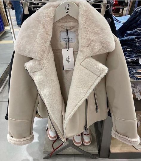 Zara Mont, Thermal Jacket, Winter Fashion Outfits Casual, Cold Outfits, Populaire Outfits, Instagram Link, Elegantes Outfit, Casual Winter Outfits, Autumn Outfit