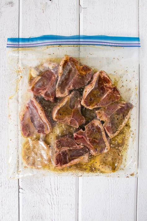 Bake Lamb Chops, Lamb Chops In The Oven, Baked Lamb Recipes, Dinner Recipes Baked, Lamb Chops Oven, Lamb Recipes Oven, Lamb Steak Recipes, Lamb Loin Chop Recipes, Baked Lamb Chops