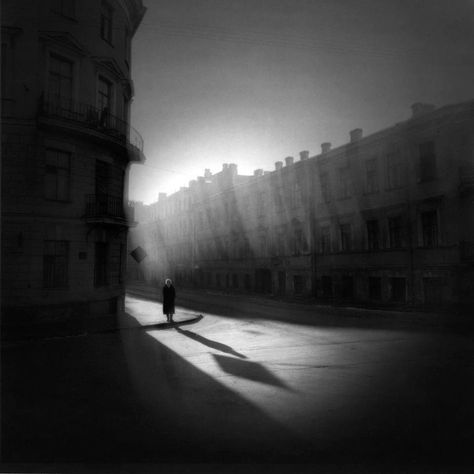 Alexey Titarenko’s Woman On Corner, St Petersburg, 1995 (via here) Alexey Titarenko, Pinhole Photography, Art Brut, Great Photographers, Jolie Photo, Monochrome Photography, Street Photo, Urban Photography, Bw Photo