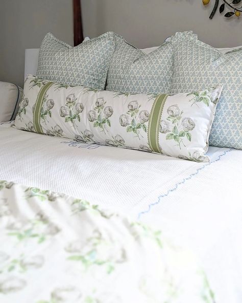 Elizabeth Wheaton on Instagram: “No such thing as too much Bowood! 😍 And yes, that's a footer to match! ♥️” Blue Green Bedrooms, Green And White Bedroom, Custom Tape, Green Duvet, Green Duvet Covers, Nursery Room Boy, Old Room, Big Girl Rooms, Bedroom Green