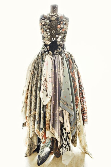 Display scarves as skirt on a dress form Scarf Display, Anting Manik, Jewerly Displays, Dress Form Mannequin, Mannequin Dress, Dress Forms, Recycled Fashion, Jewelry Images, Shop Display