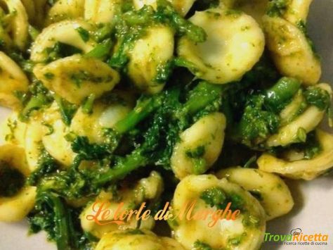 Pasta orecchiette con cime di rapa #ricette #food #recipes Pasta Orecchiette, Italian Kitchen, Idee Pasto Sano, Gnocchi, Brussel Sprout, Pasta Dishes, Cooking Time, Best Foods, Pasta Recipes