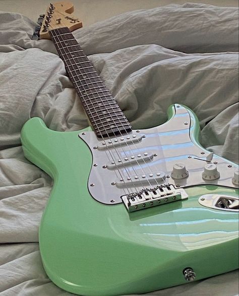 Gitar Vintage, Green Guitar, Ipad Icons, Green Inspo, Nice Wallpaper, Mint Aesthetic, Mint Green Aesthetic, Sage Green Wallpaper, Electric Guitar Design