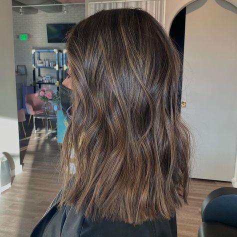 SHANA ✨ شيماء 🇲🇦 on Instagram: “Another Virgin hair transformation ✨ 🔸 F O I L A Y A G E 🔸 Haircut 🔸 Style 🟠 Teasy foilayage with babylights using #wellablondor &…” Gloss On Brown Hair Before And After, Virgin Hair To Balayage, Wavy Hair Transformation, Virgin Hair Transformation, Black To Light Brown Hair Transformation, Virgin Hair, Hair Transformation, Hair Cuts, Long Hair Styles