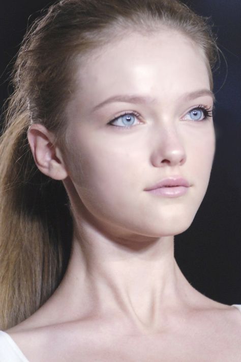 Vlada Roslyakova, Gemma Ward, Model Lifestyle, Love Your Hair, Model Aesthetic, Model Face, Beauty Advice, Fair Skin, Model Life