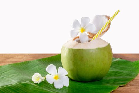 Green coconut fruit cut open to drink ju... | Premium Photo #Freepik #photo #food #tree #travel #water Coconut Fruit, Coconut Water Benefits, Green Coconut, Drink Juice, Coconut Drinks, Coconut Ice, Fruit Photography, Gujarati Recipes, Milk Shakes