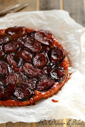 Tarte Tatin aux figues Healthy Munchies, Fig Cake, Fig Recipes, Sweet Pie, Fruit Desserts, Base Foods, Fruit Cake, Sweet Savory, Flan