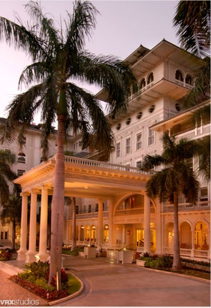 Moana Surfrider.  Best ambiance on Waikiki Joe and I are staying here soon. Oldest hotel in Waikiki along with the Royal Hawaiian. Cannot wait!! Hawaiian Honeymoon, Moana Surfrider, Honeymoon Night, Waikiki Hawaii, Hawaii Travel Guide, Honolulu Oahu, North Shore Oahu, Hawaii Life, Aloha Hawaii