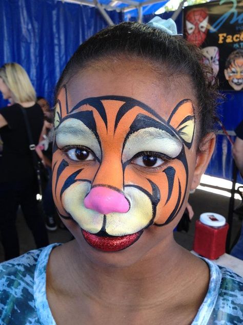 tigrou Tigger Makeup Halloween, Tigger Make Up, Tigger Face Paint, Winnie The Pooh Face Paint, Tigger Makeup, Easy Tiger Makeup, Disney Face Paint, Disney Face Painting, Animal Face Paintings