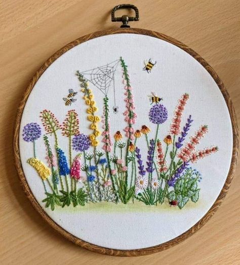 Spring Embroidery Designs, Embroidery Wild Flowers, Embroidery Portfolio, Basic Hand Embroidery Stitches, Simple Hand Embroidery Patterns, Diy Embroidery Patterns, Basic Embroidery Stitches, Hand Embroidery Tutorial, Felt Embroidery