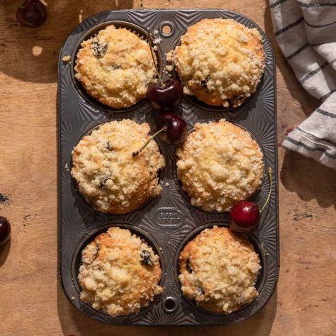 Easy Dried Cherry Muffins with Streusel Topping Banana Muffins With Sour Cream, Dried Cherry Muffins, Sour Cream Banana Muffins, Muffins With Sour Cream, Muffins With Streusel Topping, Moist Banana Muffins, Chocolate Chip Biscuits, Southern Buttermilk Biscuits, Cherry Muffins