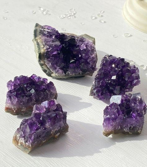 The beautiful Amethyst Crystal Cluster would be a perfect gift for weddings, birthdays, Christmas, anniversaries, engagements, graduation, yogi, meditation, etc. Amythest Crystals, Raw Amethyst Crystal, Crystals Amethyst, Crystal Aesthetic, Meditation Tools, Crystal Formations, Raw Crystals, Raw Amethyst, Amethyst Cluster