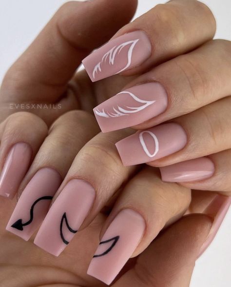 Angel Nails, Unghie Sfumate, Fake Nails Designs, Edgy Nails, White Nail Designs, White Nail, Trendy Nail Art, Acrylic Nails Coffin Short, Short Acrylic Nails Designs