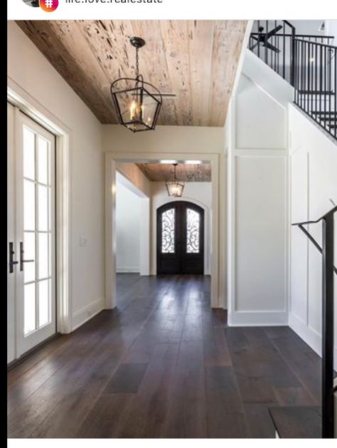 Wood Ceiling Foyer, Old Farmhouse Decor, Fixxer Upper, Light Airy Bedroom, Event House, Kitchen Hearth Room, Bedroom Wood Floor, Hearth Room, Wood Ceiling