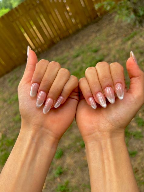 cat eye french dip. builder gel Neutral Cat Eye Nails, Cat Eye Nails French Tip, Cat Eye French Tips, Cat Eye French Tip, Ethereal Nails, Nail Cat, Light Pink Nails, French Baby, French Dip