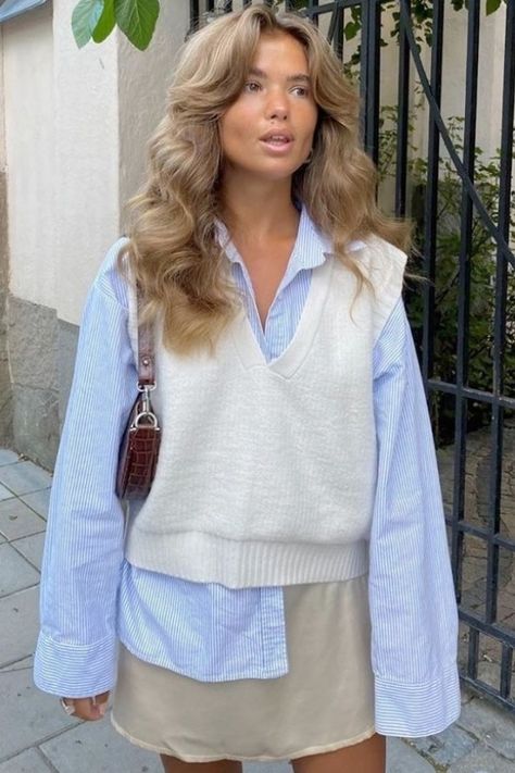 A new season is here. #knittingideas #macrame #knit Curlers For Long Hair, Outfits 2014, Sleep Hairstyles, Festival Outfit Inspiration, Sweater Vest Outfit, Matilda Djerf, Tumblr Outfits, Oversized Knitted Sweaters, Vest Outfits