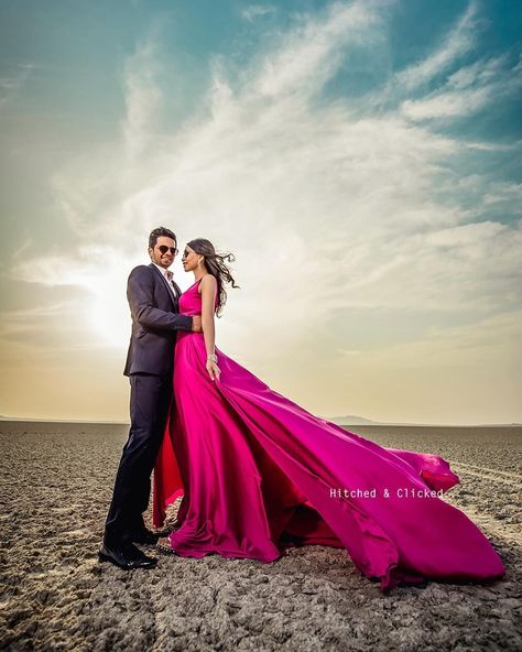 Pre Wedding Photoshoot Props, Wedding Fotos, Pre Wedding Photoshoot Outfit, Wedding Photoshoot Props, Pre Wedding Shoot Ideas, Pre Wedding Photoshoot Outdoor, Indian Wedding Couple Photography, Wedding Photoshoot Poses, Indian Wedding Photography Poses