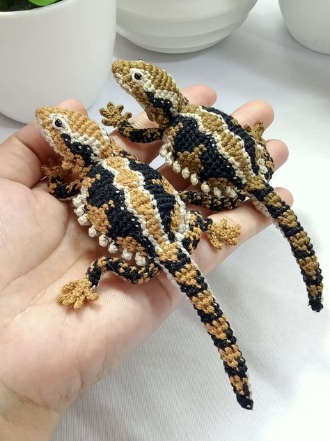 Bearded Dragon Crochet, Crochet Bearded Dragon, Dragon Tutorial, Crochet Beard, Dragon Crochet, Crochet Items, Bearded Dragon, Free Tutorial, Crocheted Item