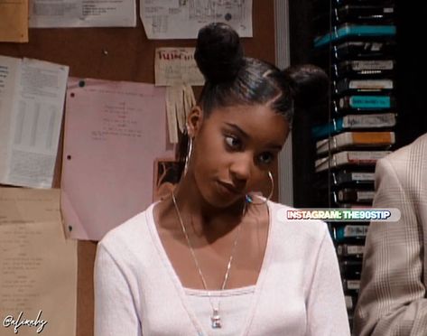 𝙊𝙤𝙤𝙊𝙤𝙤𝙝...on The 90’s Tip! on Instagram: “| 𝙲𝙰𝙿𝚃𝙸𝙾𝙽: I did this all wrong the first time. If you know you know. 🌝 ANYWAY—Reagan Gomez-Preston as Zaria Peterson on The Parent Hood.…” Reagan Gomez, Cutest Hairstyles, Black Hair 90s, Black 90s Fashion, 2000s Hairstyles, Hair Catalog, 90s Hairstyles, Girls Pin, Aesthetic Hair